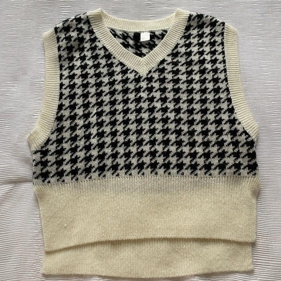 H&M Sweaters Hm Houndstooth Sweater Vest Poshmark